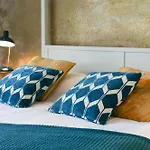 Dom wakacyjny Maison De Avec Piscine Pres De 150 M²