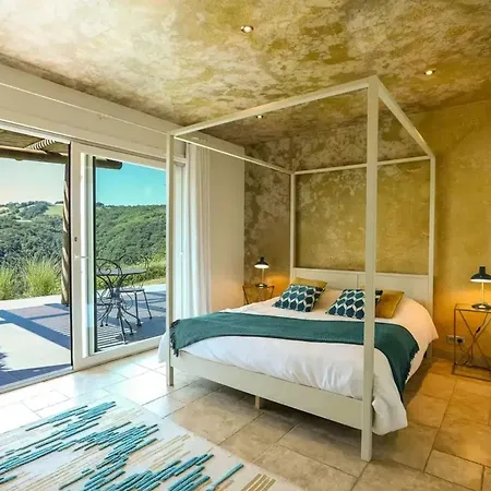 Сasa de vacaciones Maison De Avec Piscine Pres De 150 M² *