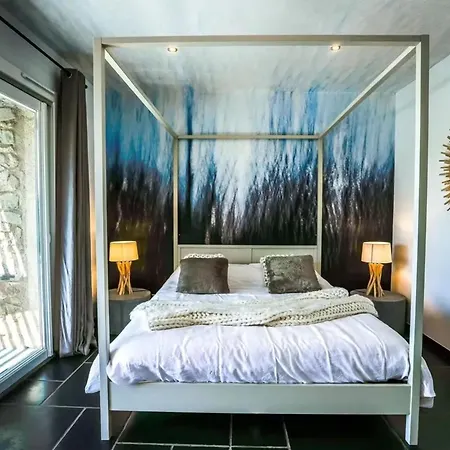 Maison De Avec Piscine Pres De 150 M² *