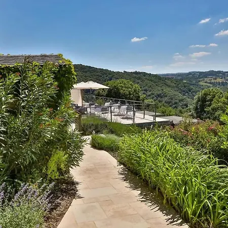 Maison De Avec Piscine Pres De 150 M² *