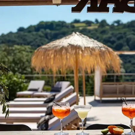 別荘 Maison De Avec Piscine Pres De 150 M² Maleville