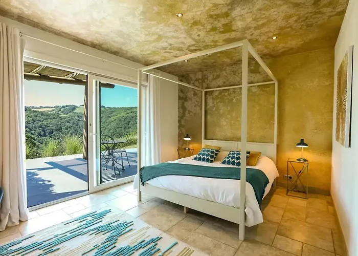 Сasa de vacaciones Maison De Avec Piscine Pres De 150 M² *