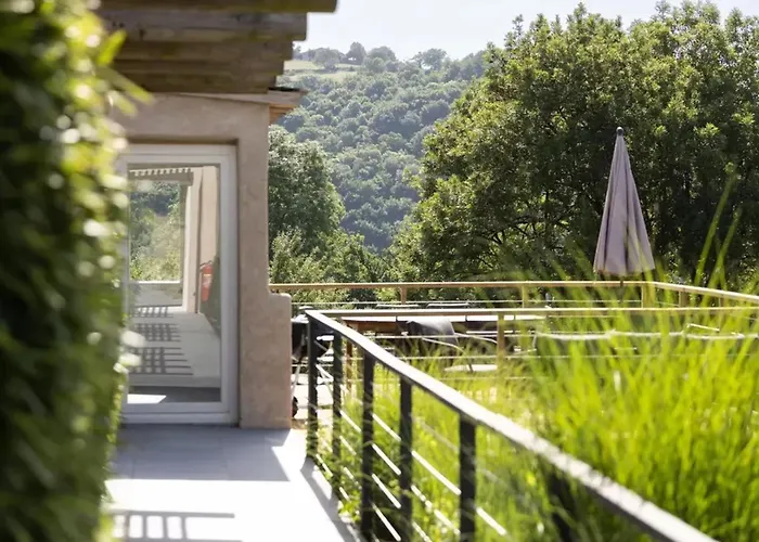 Сasa de vacaciones Maison De Avec Piscine Pres De 150 M² *