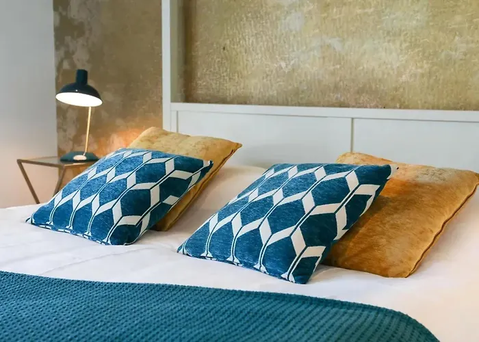 Сasa de vacaciones Maison De Avec Piscine Pres De 150 M²